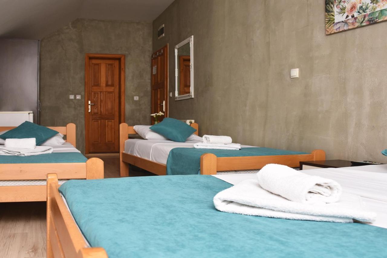 Guest House Villa Mir Kragujevac Exterior foto