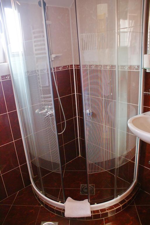 Guest House Villa Mir Kragujevac Quarto foto