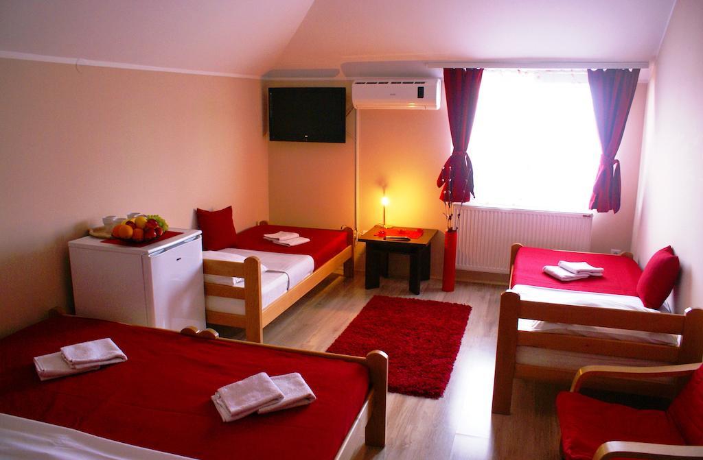 Guest House Villa Mir Kragujevac Quarto foto